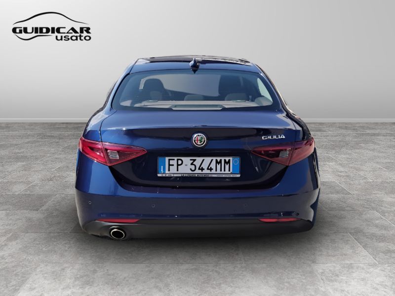 GuidiCar - ALFA ROMEO Giulia 2018 Giulia 2.2 t Business 136cv auto Usato